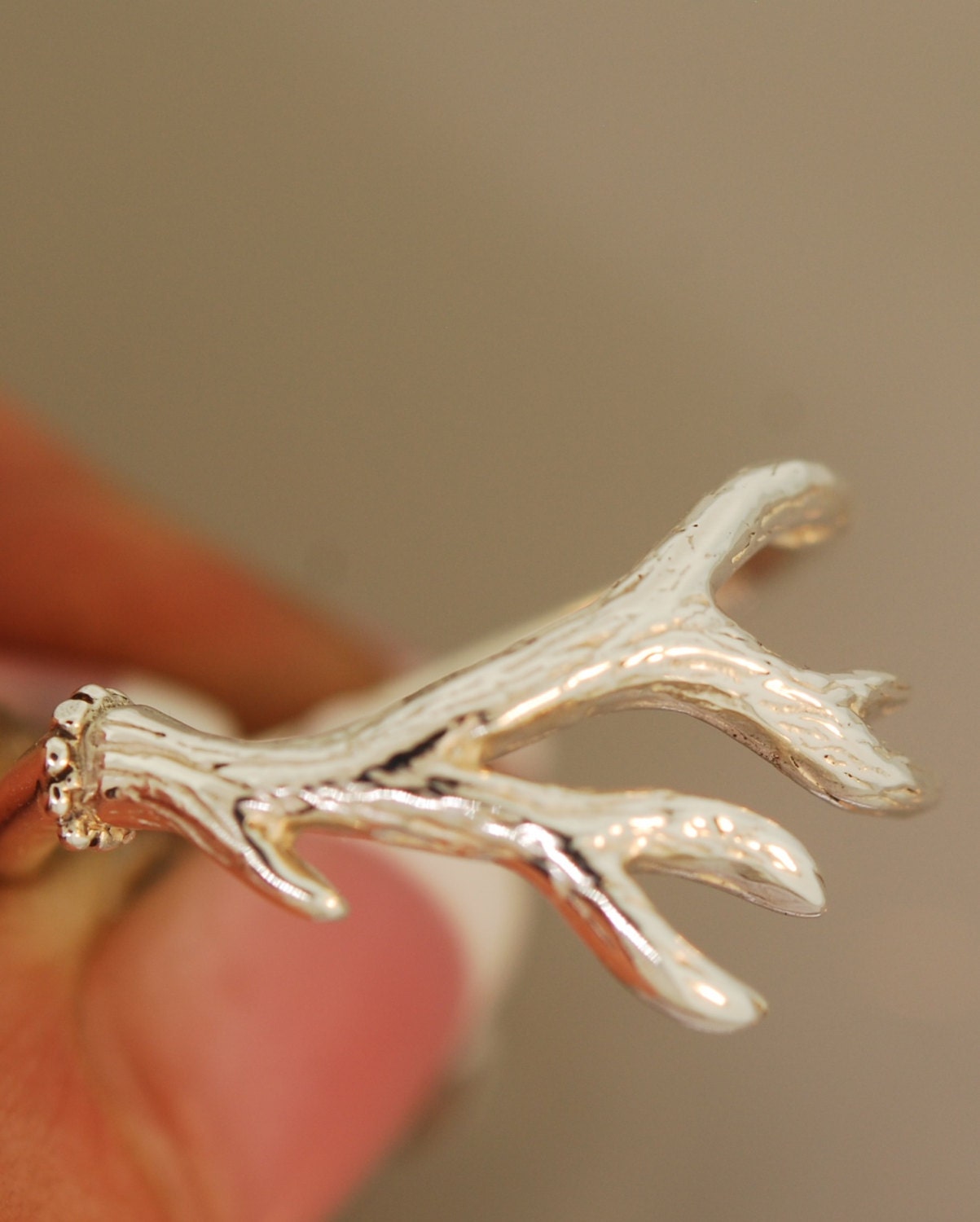 Endeering Antler, Antler Twig Ring