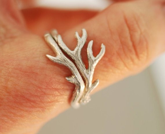Endeering Antler, Antler Twig Ring