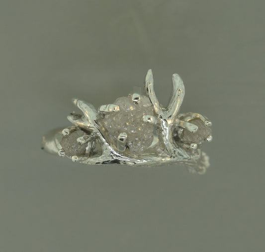 Endeering Antler 3-stone engagement ring
